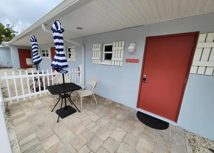 Sunshine Island Inn - Adults Only